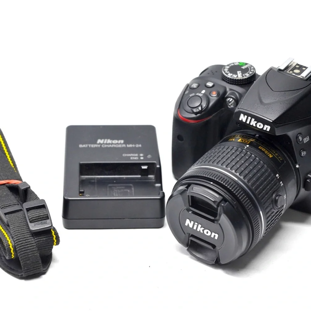 Nikon D3400 24.2MP DSLR Camera 18-55mm VR Lens Nikon 70-300mm Lens-16GB
